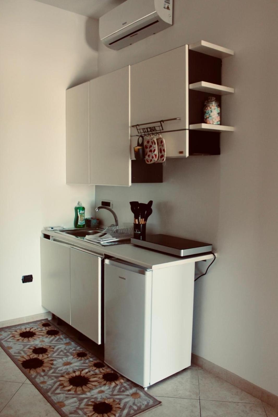 Sole Luna Apartments Монополи Экстерьер фото